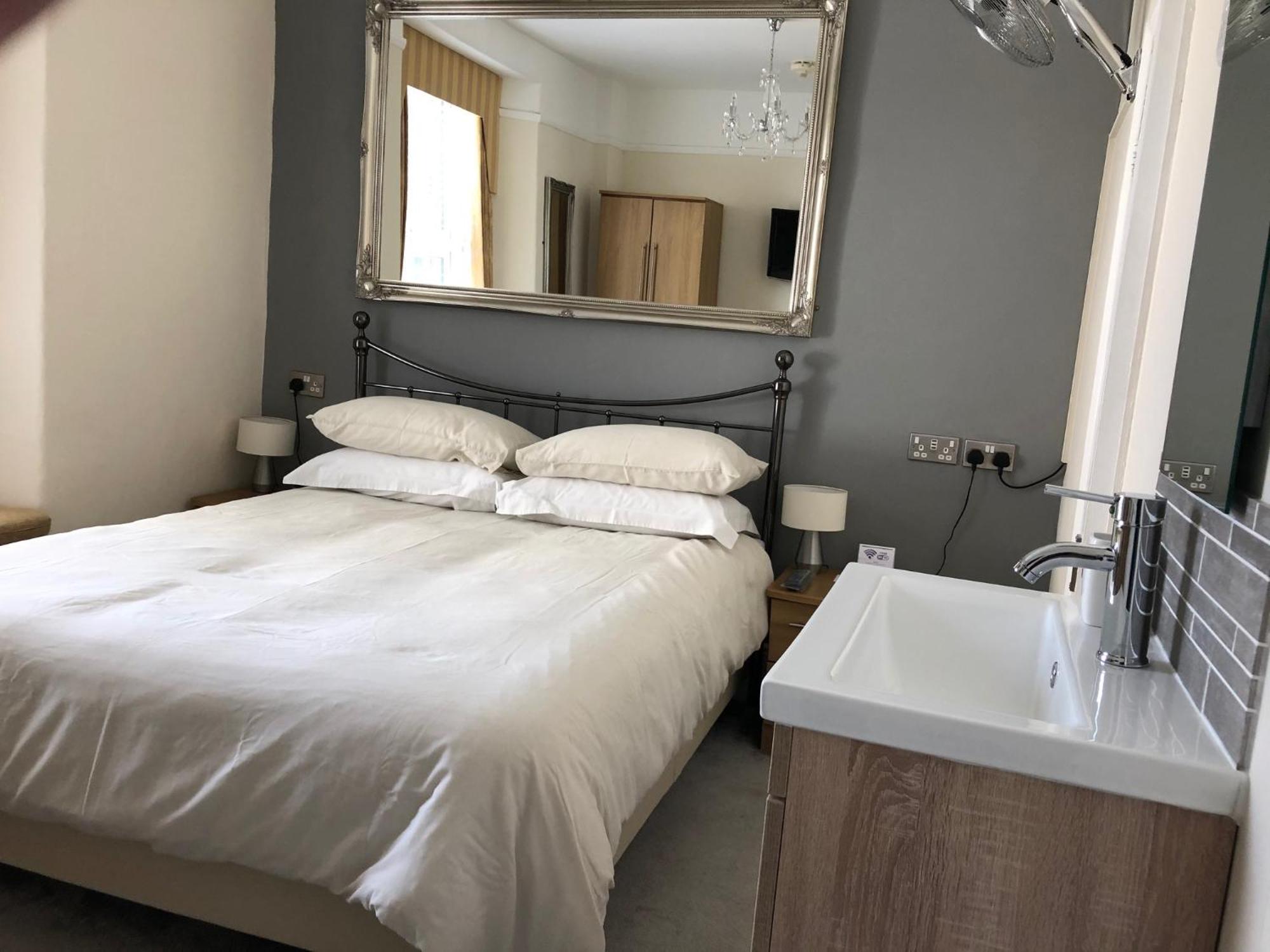 Hotel St Bernards New Quay Camera foto